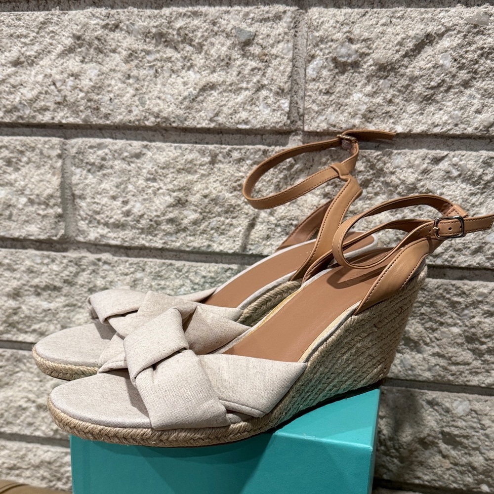 Old Navy Wedge Sandals